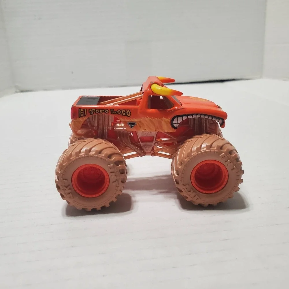 Monster Jam El Toro Loco 1:64 Scale Spin Master Animal Truck Car Toy Vehicle